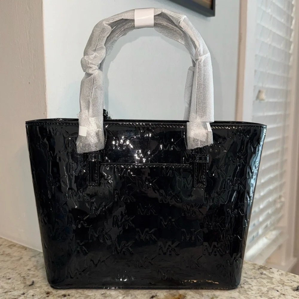 Michael Kors Jet Set XS Black Patent Logo Debossed Convertible Crossbody Tote - Picture 4 of 10